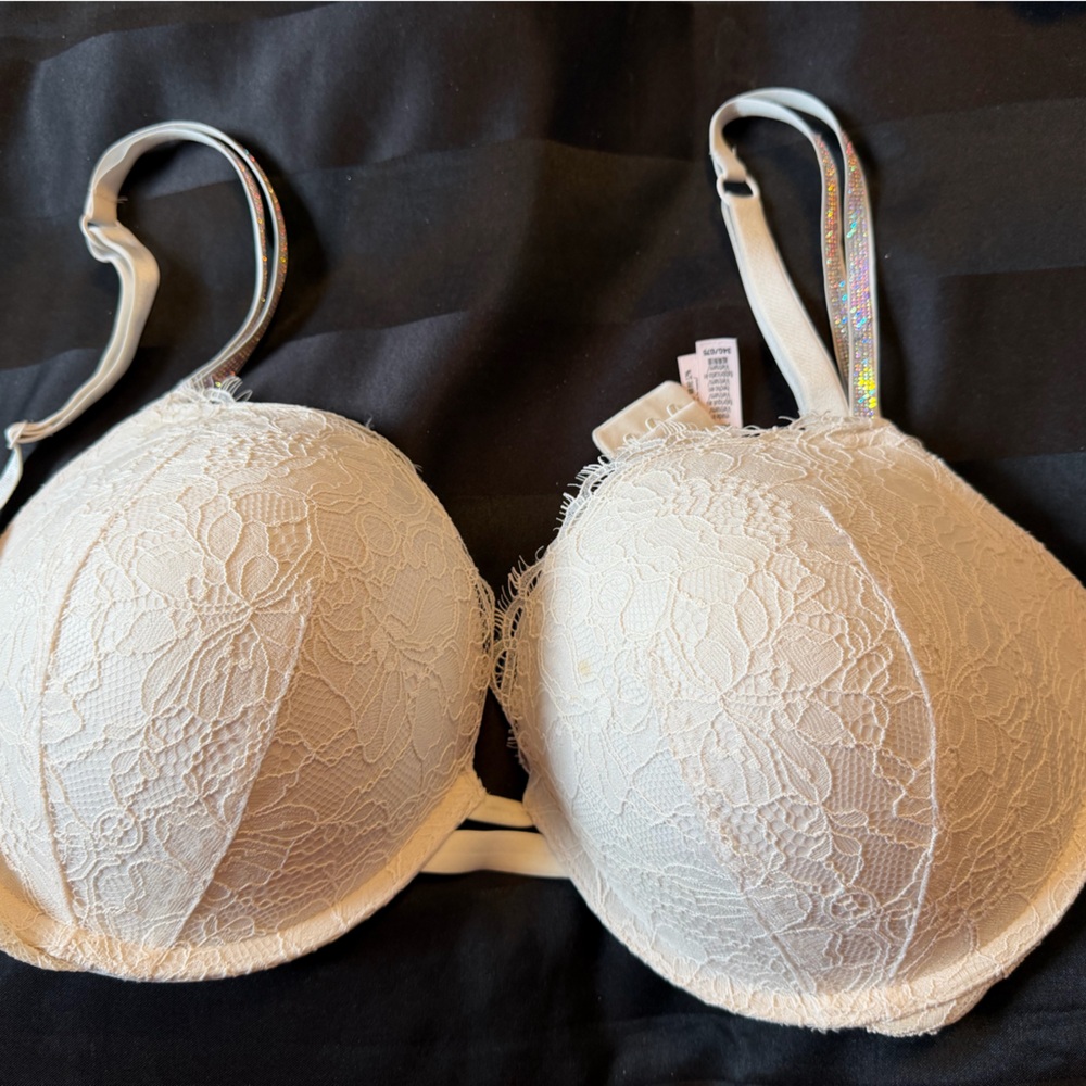 34G Victorias Secret Very Sexy White lace push up Bra